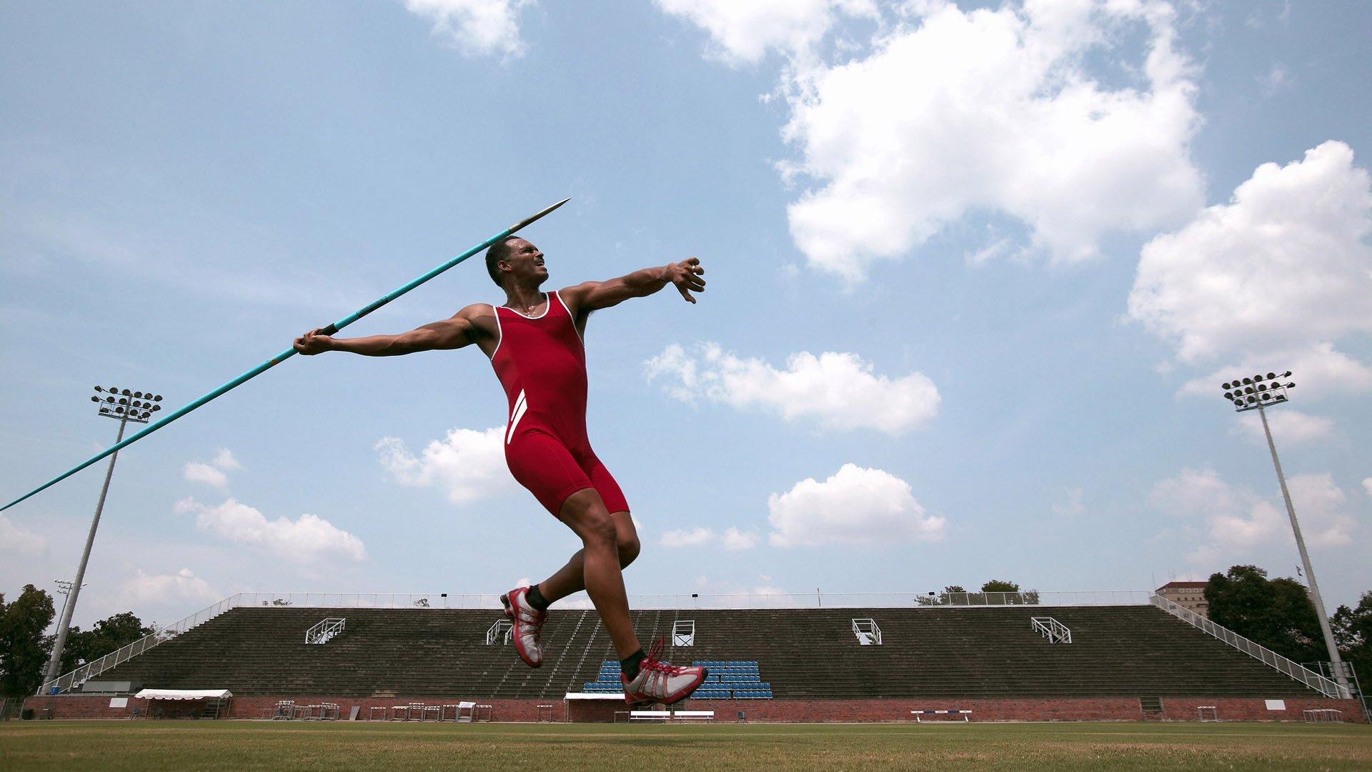 主帅战术部署细致入微强调沟通配合重于单打独斗